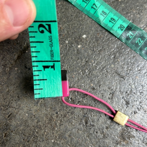 Louis Vuitton Monogram Pink Cube Hair Ties - Picture 3 of 8